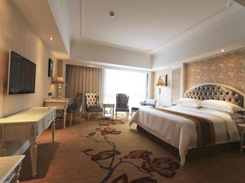 Vienna International Hotel Jieyang People'S Avenue Buitenkant foto