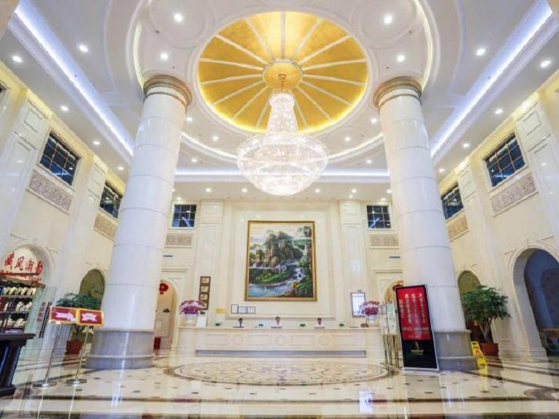 Vienna International Hotel Jieyang People'S Avenue Buitenkant foto