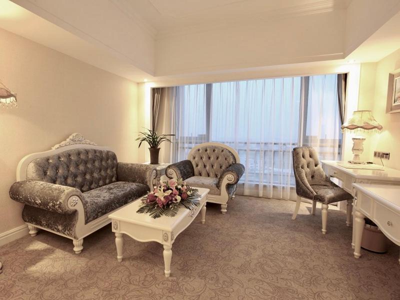 Vienna International Hotel Jieyang People'S Avenue Buitenkant foto